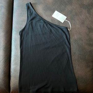 One shoulder top size small